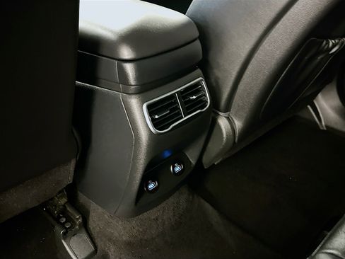 Used 2023 Hyundai Santa Fe SEL Premium image 29