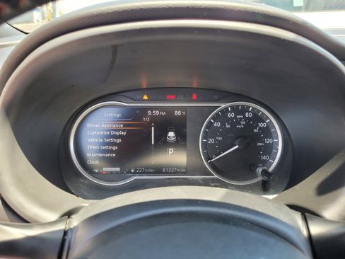 Used 2019 Nissan Kicks SR w/ SR Premium Package FWD image 24