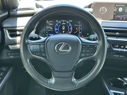 Used 2019 Lexus UX 200 w/ Accessory Package 2 FWD image 40