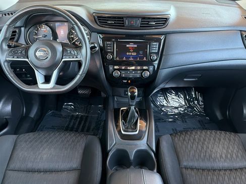 Used 2020 Nissan Rogue SV FWD image 15