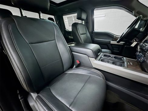 Used 2017 Ford F350 Lariat image 29