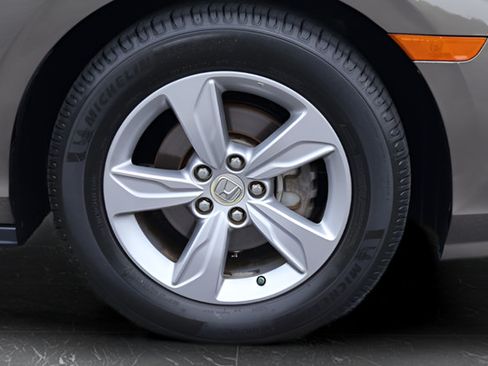 Used 2018 Honda Odyssey EX image 10