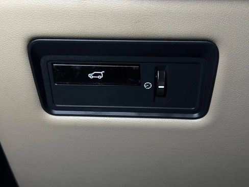 Used 2014 Land Rover Range Rover Sport HSE AWD/4WD image 29