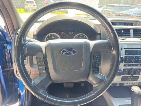 Used 2011 Ford Escape XLT w/ 201A Rapid Spec Order Code FWD image 19