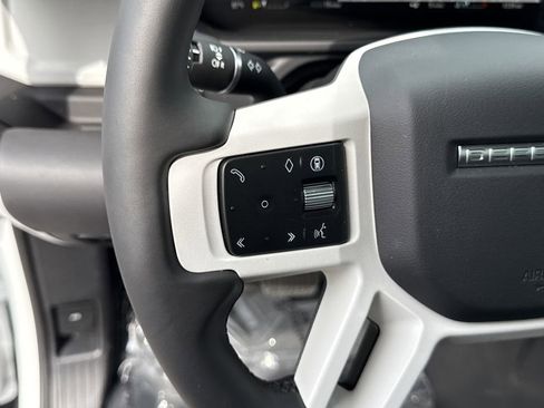New 2025 Land Rover Defender 130 X-Dynamic SE AWD/4WD image 26