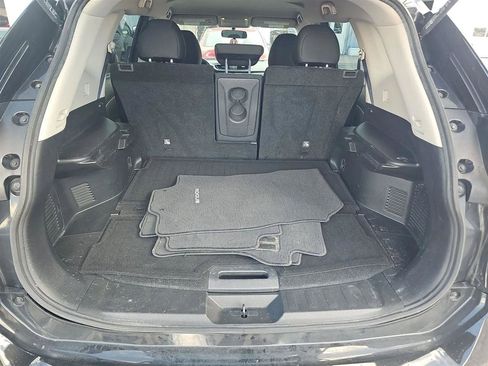 Used 2018 Nissan Rogue S AWD/4WD image 16