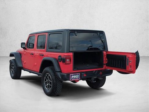 Used 2025 Jeep Wrangler Unlimited Rubicon w/ Convenience Group image 8