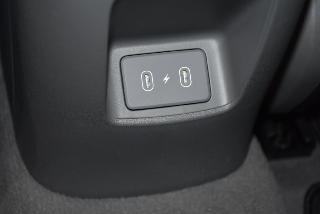Used 2025 Hyundai Elantra SEL FWD image 31