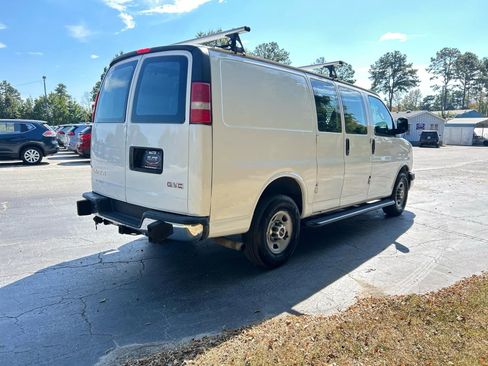 Used 2017 GMC Savana 2500 image 7