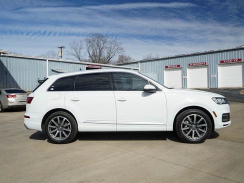 Used 2017 Audi Q7 3.0T Premium Plus image 3