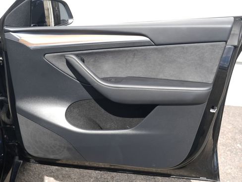 Used 2023 Tesla Model Y Long Range image 33