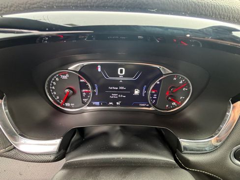 Used 2023 Chevrolet Traverse Premier image 5