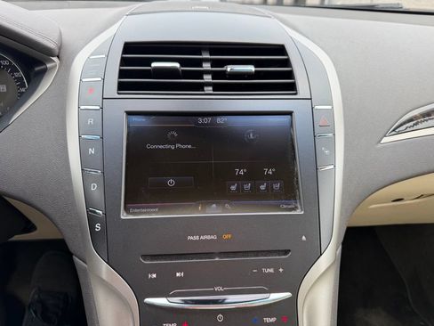 Used 2014 Lincoln MKZ w/ Equipment Group 102A Reserve FWD image 12