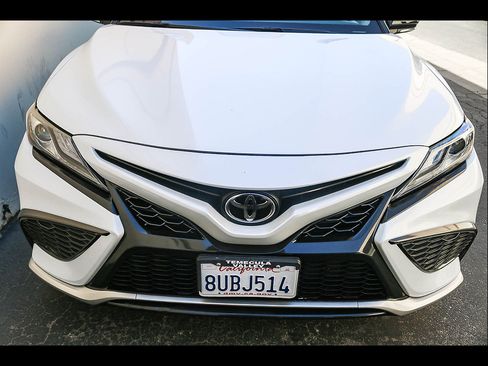 Used 2021 Toyota Camry XSE w/ Carpet Mat Package (TMS) FWD image 6
