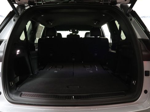 New 2025 Jeep Grand Cherokee L Limited image 9