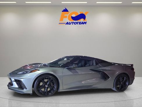 Used 2022 Chevrolet Corvette Stingray Premium Conv w/ Z51 Performance Package RWD image 2