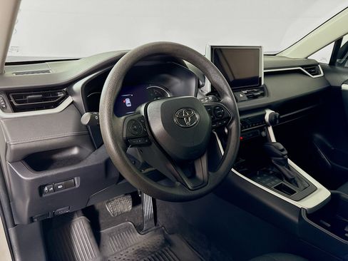 Certified 2023 Toyota RAV4 LE AWD/4WD image 9