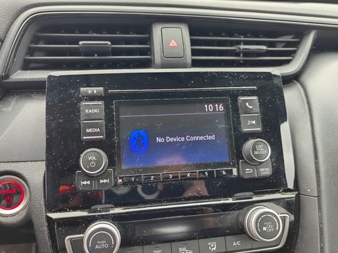 Used 2019 Honda Insight LX image 17