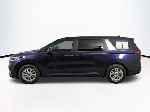Used 2024 Kia Carnival LX image 8