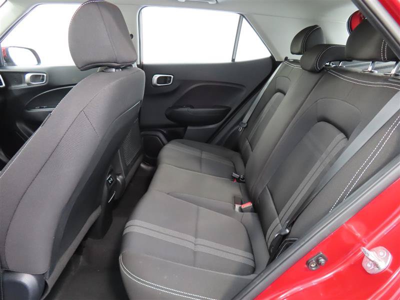 Used 2025 Hyundai Venue SEL FWD image 27
