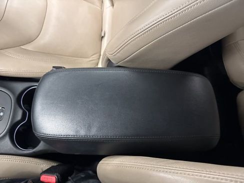 Used 2015 Jeep Cherokee Latitude w/ Cold Weather Group image 43