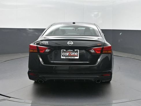 Used 2024 Nissan Altima 2.5 SR w/ SR Premium Package FWD image 28