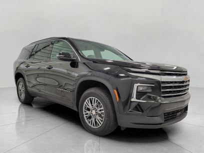 Used 2025 Chevrolet Traverse LT