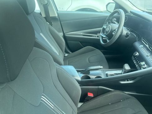 Used 2024 Hyundai Elantra SEL FWD image 13