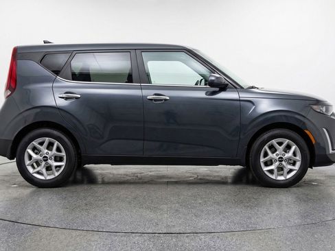Used 2025 Kia Soul LX w/ LX Technology Package image 11