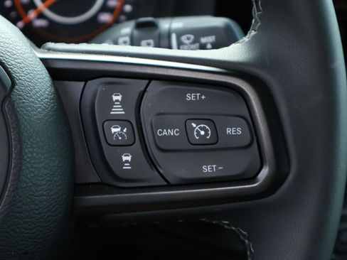 Used 2026 Jeep Wrangler Unlimited Rubicon AWD/4WD image 12