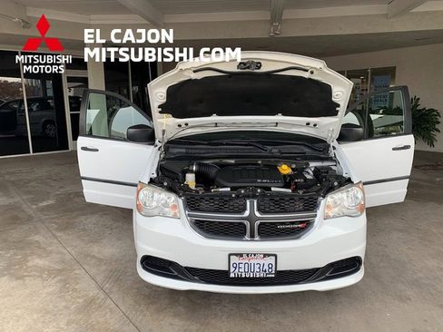 Used 2015 Dodge Grand Caravan American Value Package w/ UConnect Hands-Free Group image 20