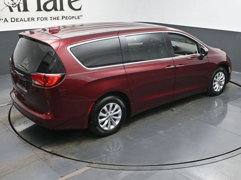 Used 2017 Chrysler Pacifica Touring w/ Tire & Wheel Group image 39