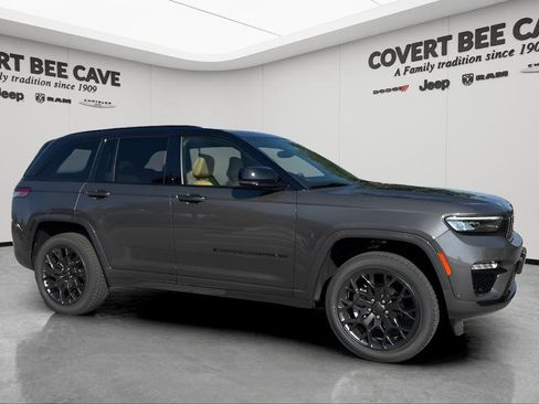 New 2025 Jeep Grand Cherokee Summit image 12