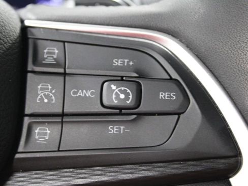 Used 2023 Jeep Grand Cherokee L Laredo image 37