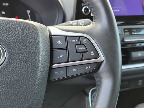 Used 2024 Toyota Grand Highlander XLE image 21