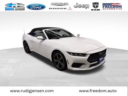 Used 2024 Ford Mustang Convertible RWD image 7