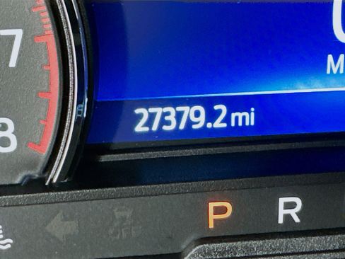 Used 2021 Ford Explorer XLT w/ Equipment Group 202A image 19