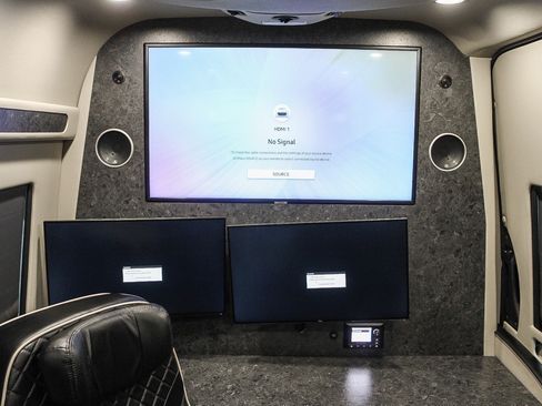 Used 2017 Mercedes-Benz Sprinter 3500 image 12