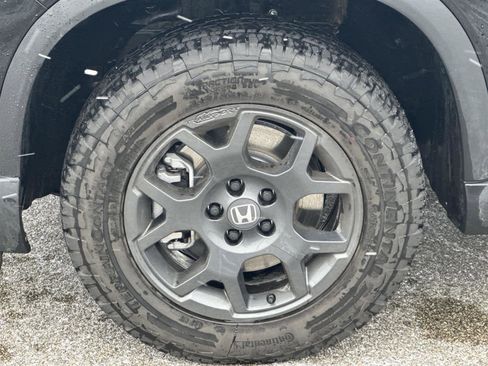 Used 2025 Honda Pilot TrailSport image 10