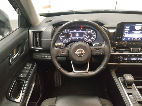 Used 2023 Nissan Pathfinder SL w/ Lighting Package (N92) FWD image 22