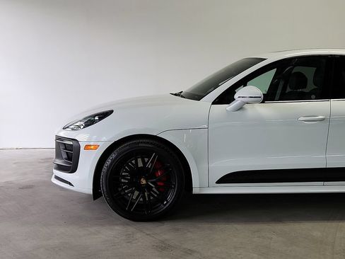 Certified 2024 Porsche Macan GTS AWD/4WD image 6