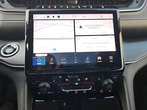 Used 2021 Jeep Grand Cherokee L Limited w/ Luxury Tech Group II image 17