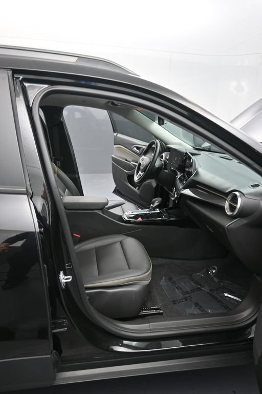 Used 2024 Chevrolet Trax ACTIV w/ Sunroof Package FWD image 18