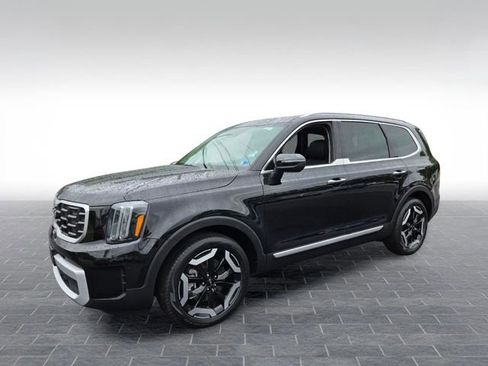 Used 2025 Kia Telluride S AWD/4WD image 3