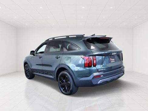 Used 2023 Kia Sorento S AWD/4WD image 4