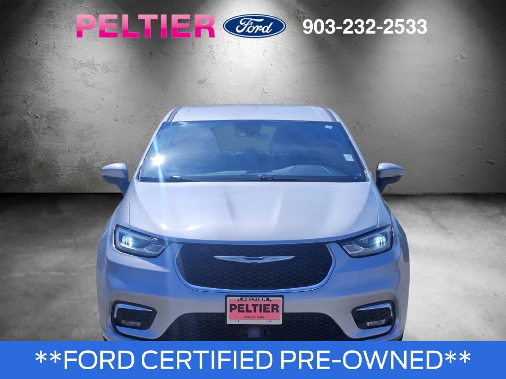 Used 2023 Chrysler Pacifica Touring FWD image 2