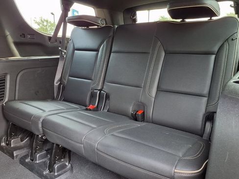 Used 2022 Chevrolet Suburban Premier AWD/4WD image 8