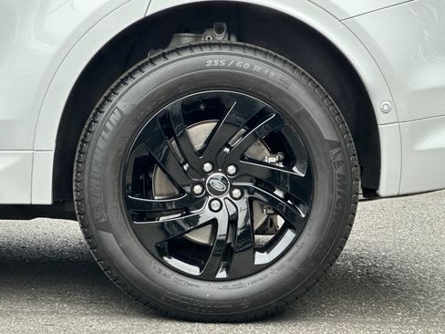 Used 2025 Land Rover Discovery Sport S image 13