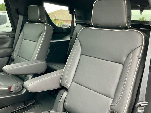 Used 2023 GMC Yukon SLT AWD/4WD image 29