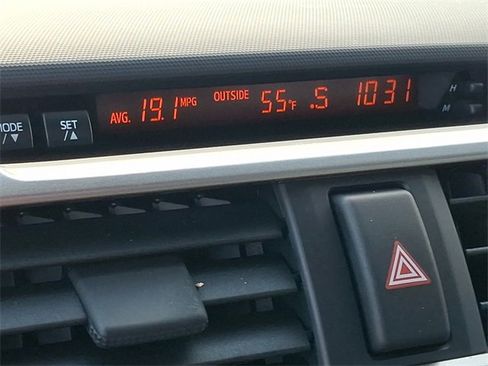 Used 2011 Toyota 4Runner Limited image 20